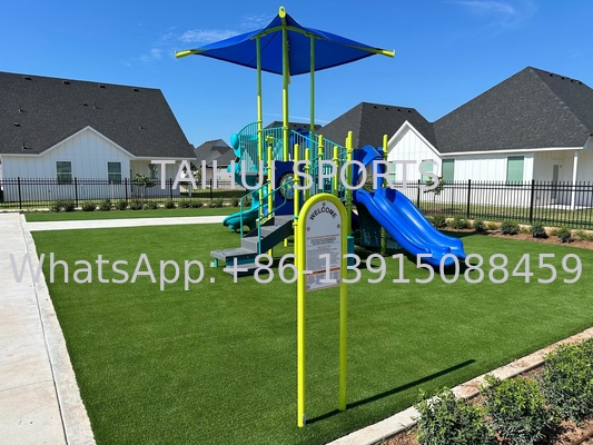 مساحة اللعب من الراتنج PE ShockPads العشب الاصطناعي Puzzle Pad طبقة ناعمة 30mm 40mm 50mm مقاومة للأشعة فوق البنفسجية توفر المزيد من السلامة والفرح